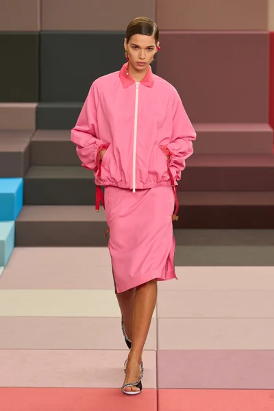 Look 27